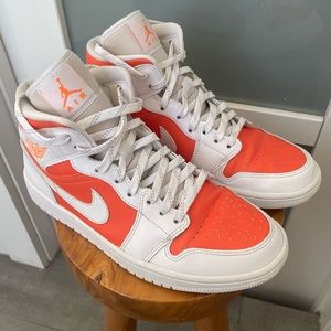 Air Jordan 1 Mid SE Bright Citrus